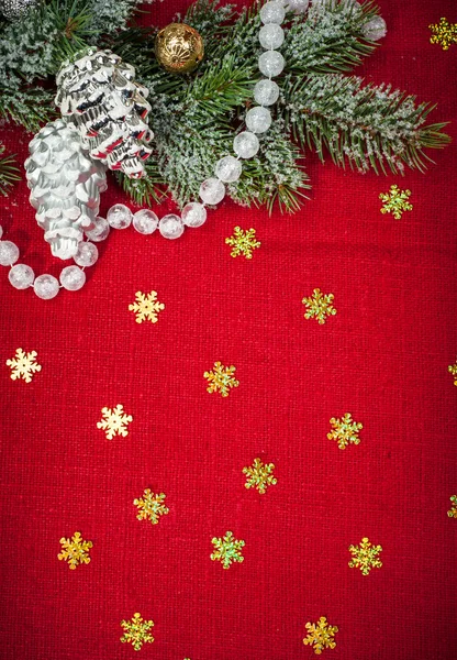 Kerstmis achtergrond met decoraties en speelgoed — Stockfoto