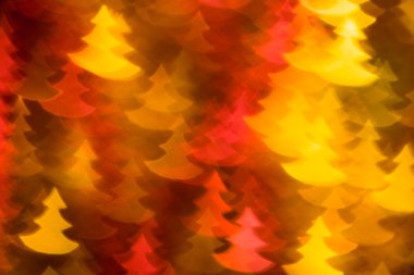 Sarı ve kırmızı çam ağaçları fotoğraf arka plan olarak şekil.