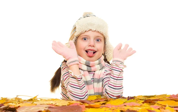 Mädchen mit Herbstblättern auf Weiß — Stockfoto