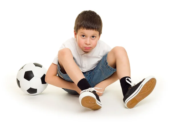 Junge mit Fußballball — Stockfoto