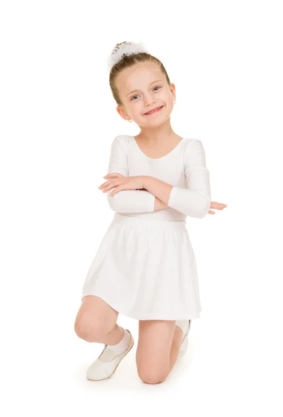 Petite fille en robe de bal blanche — Photo