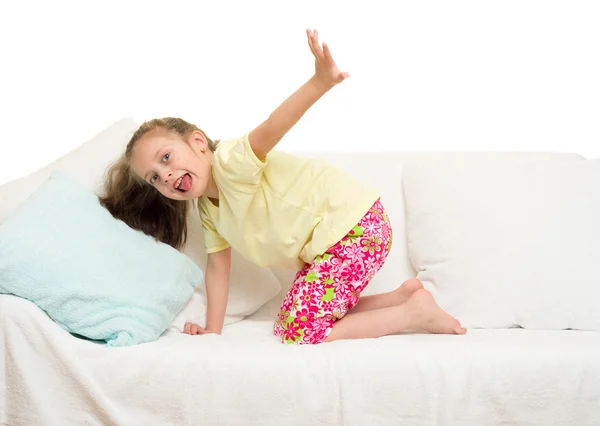 Kleines Mädchen im Bett — Stockfoto