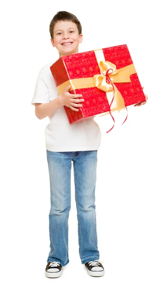 Garçon avec boîte cadeau — Photo