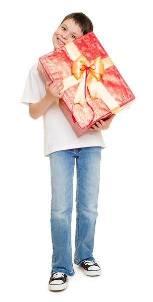 Niño con caja de regalo — Foto de Stock