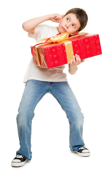 Junge mit Geschenkbox — Stockfoto