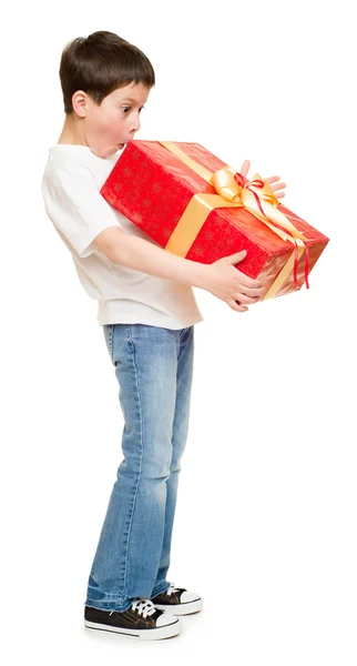 Niño con caja de regalo —  Fotos de Stock