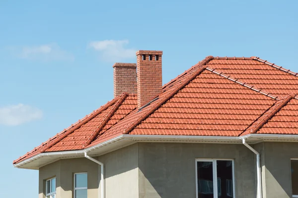 New home and roof — Stock Photo, Image