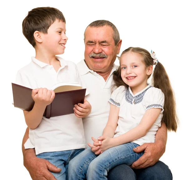 Retrato de abuelo y nietos — Foto de Stock