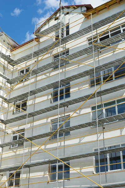 Repair home scaffolding — Stock Photo, Image