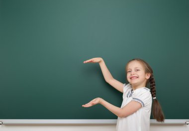 liseli kızlar okul yönetimi yakınındaki