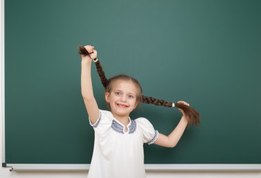 liseli kızlar okul yönetimi yakınındaki