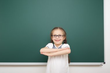 liseli kızlar okul yönetimi yakınındaki