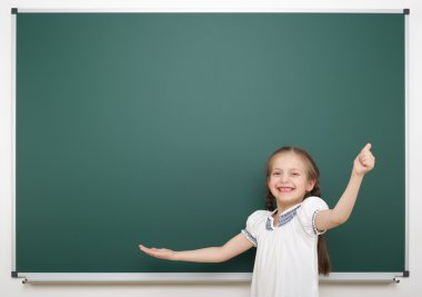 liseli kızlar okul yönetimi yakınındaki