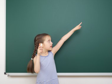 liseli kızlar okul yönetimi yakınındaki