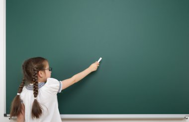 liseli kızlar okul yönetimi yakınındaki