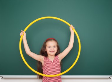 liseli kızlar okul yönetimi yakınındaki