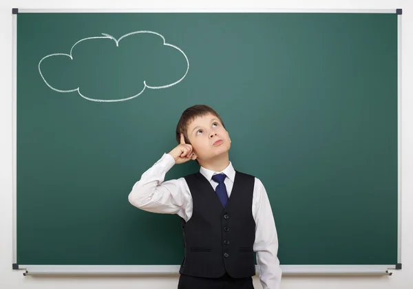 Chlapec s malovanými cloud s myšlenkou — Stock fotografie