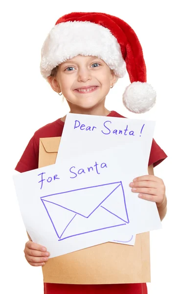 Menina em chapéu vermelho com carta ao Papai Noel - conceito de Natal de férias de inverno — Fotografia de Stock