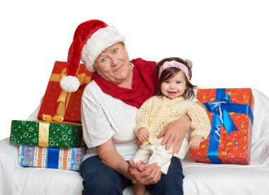 mutlu büyükanne ve torunu Noel kutu hediye - tatil kavramı ile