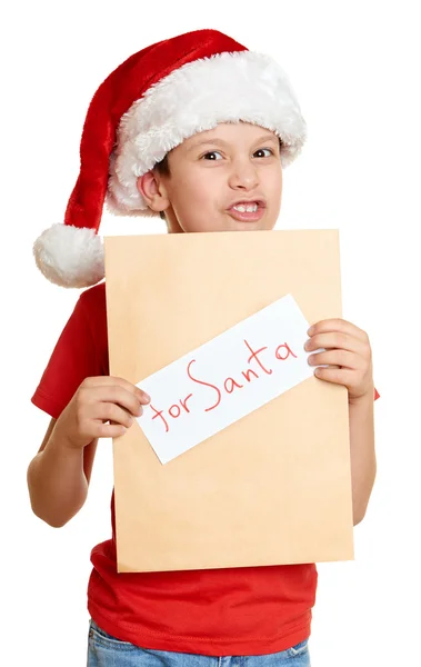 Χειμώνα διακοπές Χριστουγέννων έννοια - αγόρι στο καπέλο με επιστολή προς Σάντα σε λευκό απομονωθεί — Φωτογραφία Αρχείου
