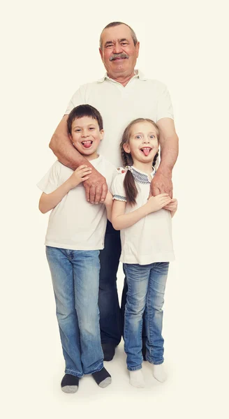 Senior con retrato familiar para niños — Foto de Stock