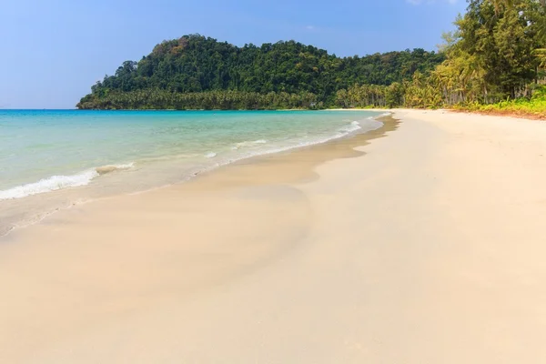 Tropická pláž v Thajsku — Stock fotografie