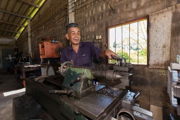 Mechanic turner working — Stock Photo, Image