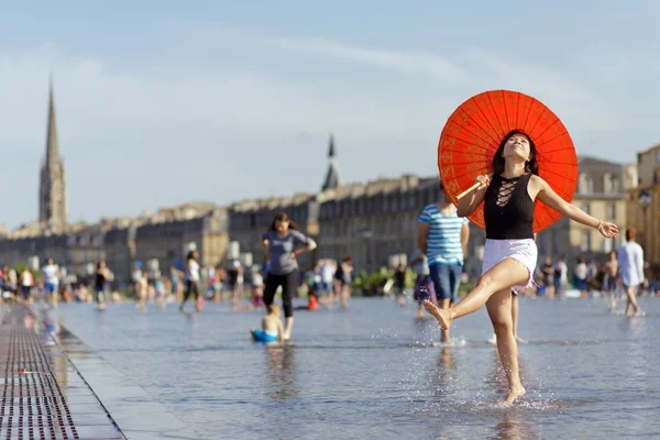 Asiática mulher turista na França — Fotografia de Stock