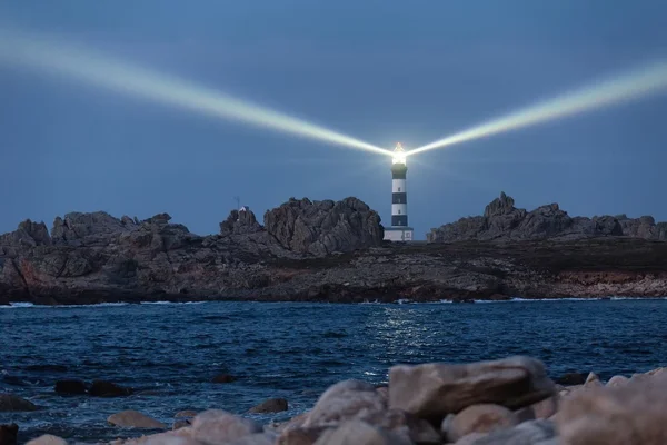 Faro iluminado — Foto de Stock