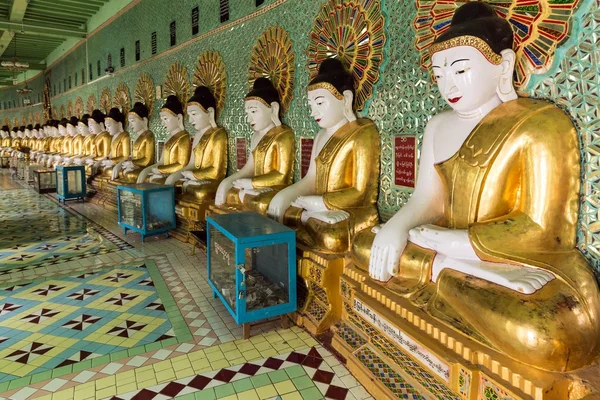 Buddha statues row — Stock Photo, Image