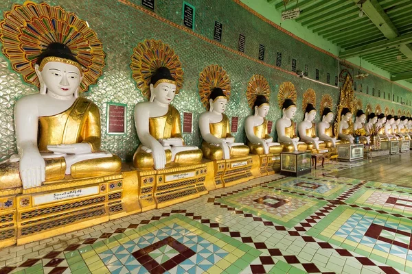 Buddha sochy řádek — Stock fotografie