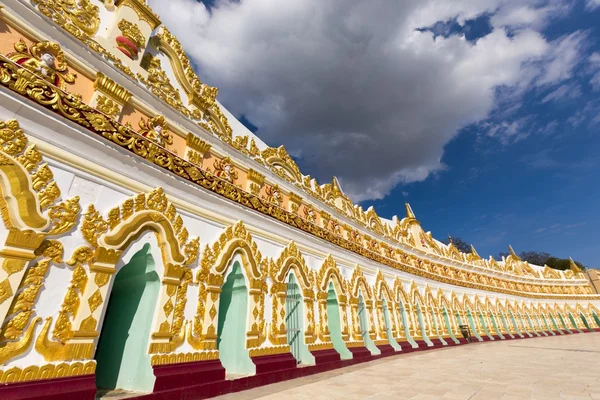 Burmese pagoda — Stock Photo, Image