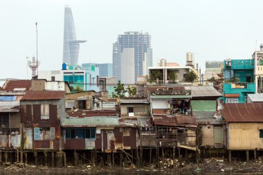 saigon gecekondu ahşap evde