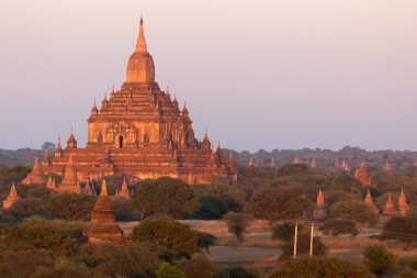 sulamani pagoda bagan içinde