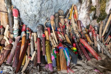 Religious phallus symbols offerings