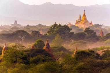 bagan Pagoda peyzaj