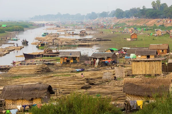 Obszar slumsów w Myanmar — Zdjęcie stockowe