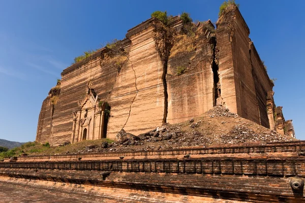 Pahtodawgyi pagode danificado — Fotografia de Stock