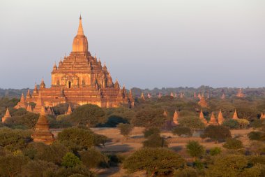 sulamani pagoda bagan içinde