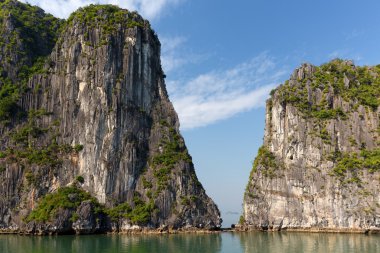 Vietnam 'da Halong Körfezi