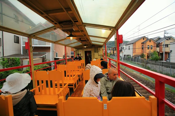 Turistler om Sakano romantik tren — Stok fotoğraf