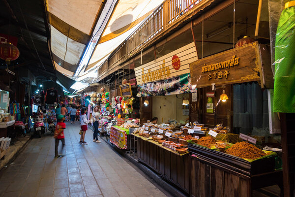 Samchuk retro Market