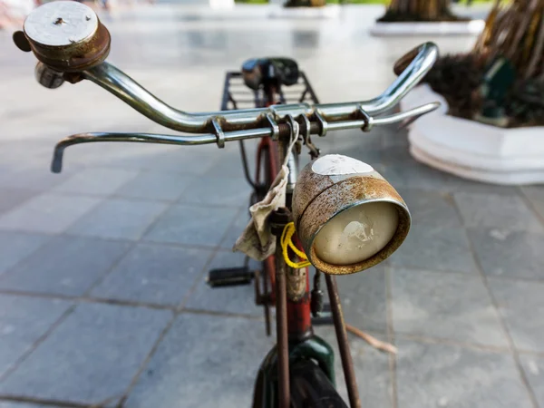 Vieja bicicleta oxidada — Foto de Stock