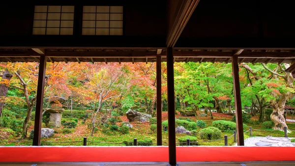 Color de otoño en el templo de Enkoji, Kioto —  Fotos de Stock