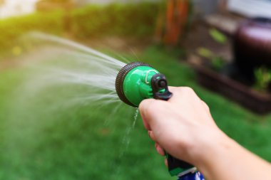 su hortumu veya sprey Garden