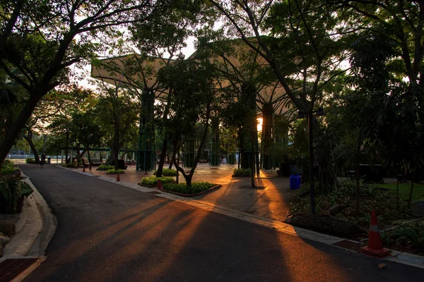 Dusit zoo bei untergang in bangkok — Stockfoto