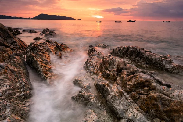 Bela Paisagem Marinha Pôr Sol Praia Kalim Patong Phuket Tailândia — Fotografia de Stock