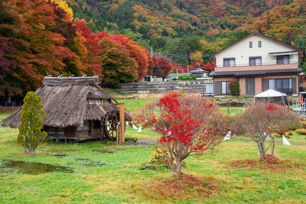 Smaill Traditionelles Japanisches Holzatelier Der Nähe Von Kawaguchiko Ahornkorridor Mit — Stockfoto