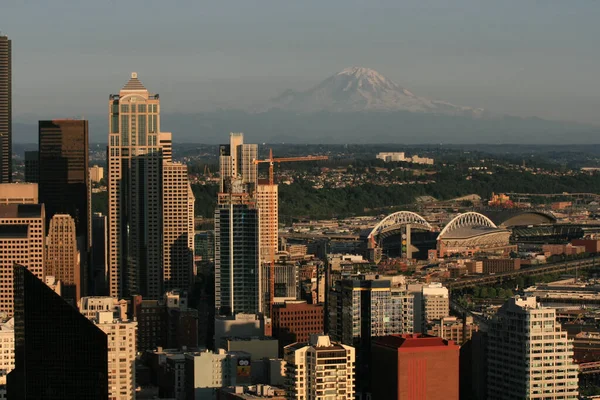 Ciudad Urbana Seattle Con Montaña Rainer Atardecer Washington Vista Superior — Foto de Stock