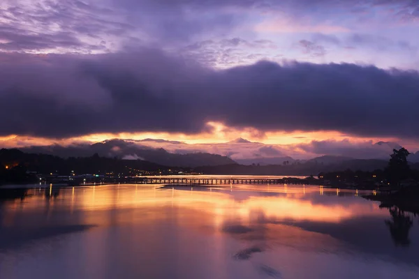 Mon Ponte Madeira Sobre Songkalia Rio Vale Com Nuvem Céu — Fotografia de Stock